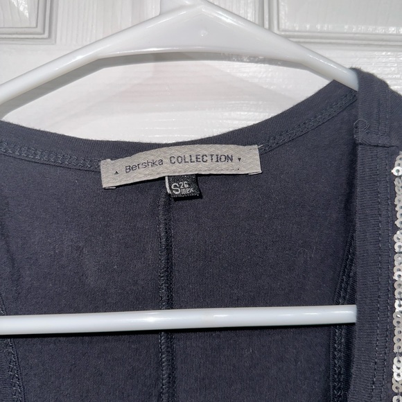 T-shirt with sequence - Picture 2 of 2